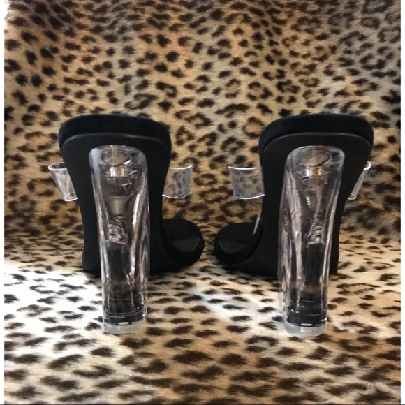 Cape Robbin Heeled Sandals - Picture 4 of 6